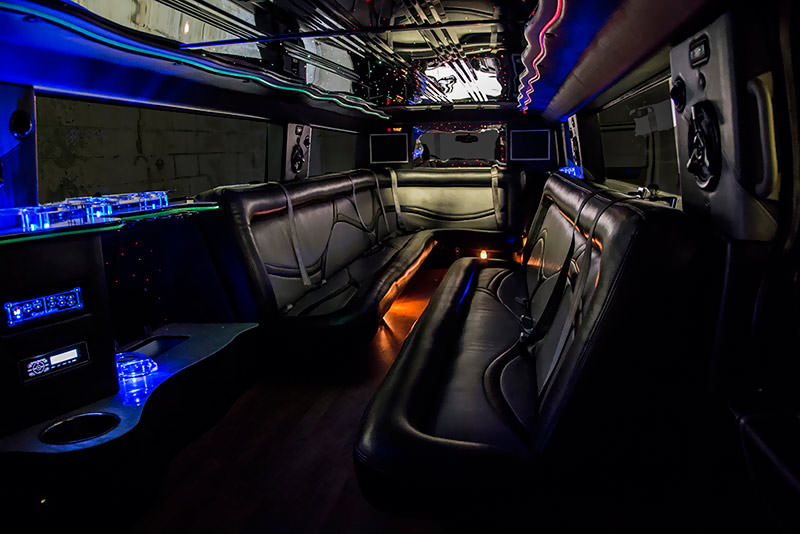18-passenger Hummer limo