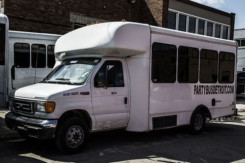 20 Passenger Limousine Bus